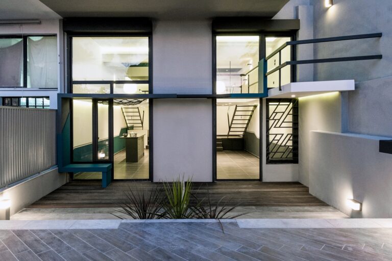 Cocoon Lofts: Μετατροπή αποθήκης βιοτεχνίας σε δύο ανεξάρτητα διαμερίσματα στην Άνω Πόλη της Πάτρας
