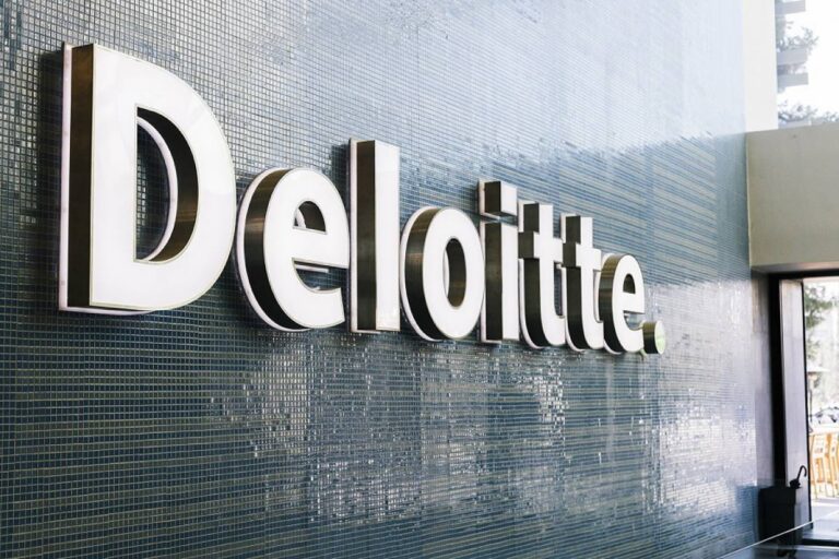 Deloitte: Εκπόνηση ολοκληρωμένης στρατηγικής για την εφαρμογή της πρωτοβουλίας “GReco Islands”