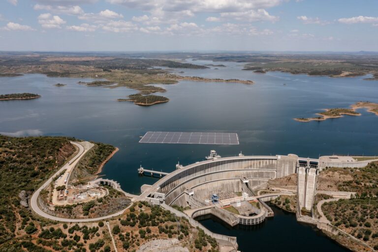 Ο πρωτοποριακός πλωτός ηλιακός σταθμός της EDP στην Πορτογαλία έτοιμος να ξεκινήσει την παραγωγή ενέργειας
