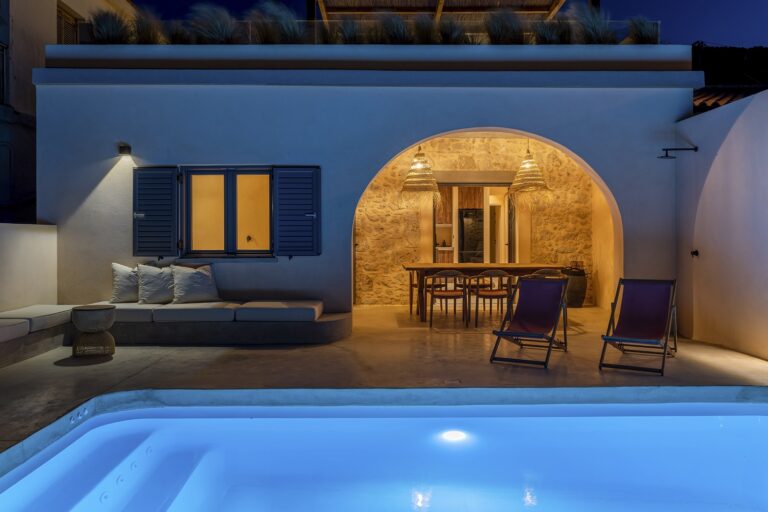 Kaliva Residence: Αποκατάσταση & επανασχεδιασμός εξοχικής κατοικίας στον Αποκόρωνα Χανίων