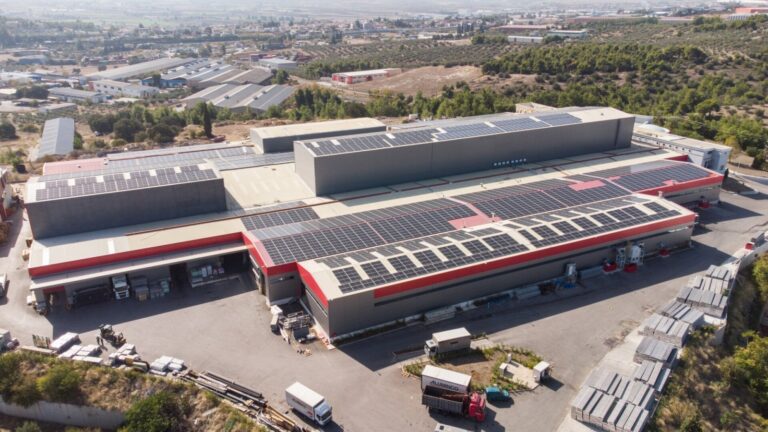 Aluminco: Νέα εγκατάσταση φωτοβολταϊκού πάρκου αυτοπαραγωγής ρεύματος 2,2 MW