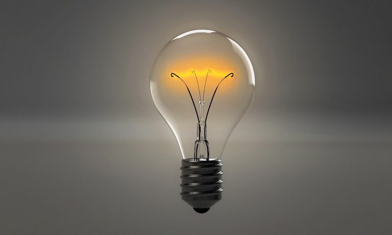 Μόλις 4 στους 10 καταναλωτές εμπιστεύονται τους παρόχους ενέργειας – Τι δείχνει νέα έρευνα της EY