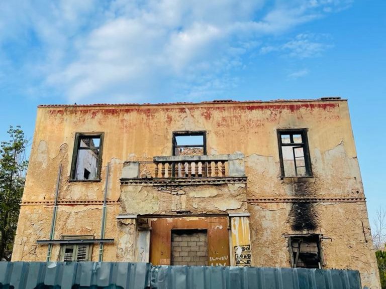 Ολοκληρώθηκαν οι εργασίες αντιστήριξης και αναστήλωσης της Βίλας Κλωναρίδη στα Πατήσια [video]