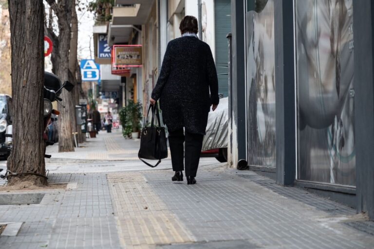 Σε εξέλιξη το μεγάλο έργο αναβάθμισης των πεζοδρομίων της Αθήνας