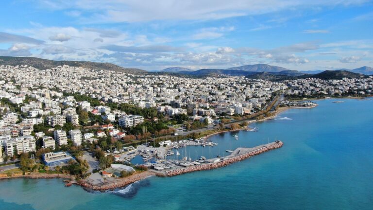 Intracom Telecom: Ανέλαβε έργο «έξυπνης πόλης» για τον Δήμο Βάρης – Βούλας – Βουλιαγμένης