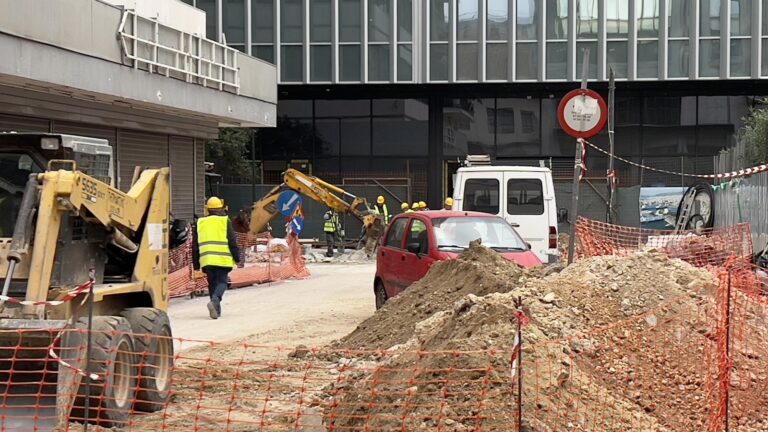 Ξεκίνησαν οι εργασίες κατασκευής του βιοκλιματικού στεγάστρου της κεντρικής αγοράς του Πειραιά