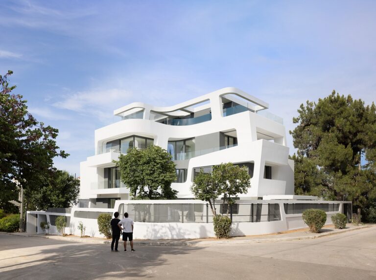 House Symbiosis: Μια εντυπωσιακή διπλοκατοικία στη Φιλοθέη που απογειώνει την έννοια του high-end design