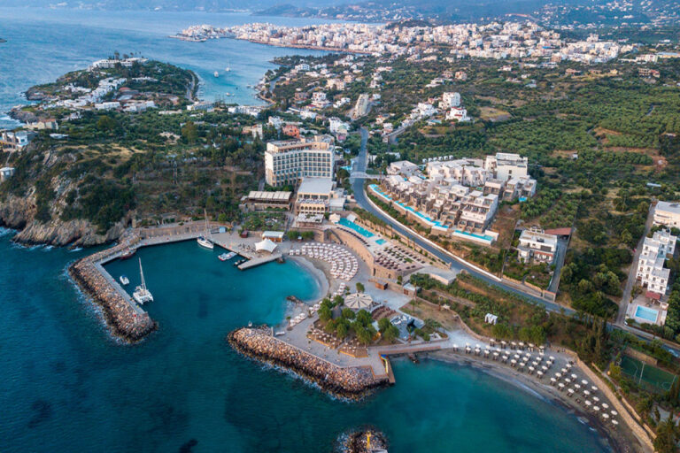 Η Zeus International Hotels & Resorts κατέκτησε 15 ξεχωριστά βραβεία