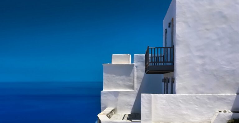 Spitogatos: Τα ελληνικά νησιά σταθερά στις προτιμήσεις των αγοραστών και επενδυτών από το εξωτερικό