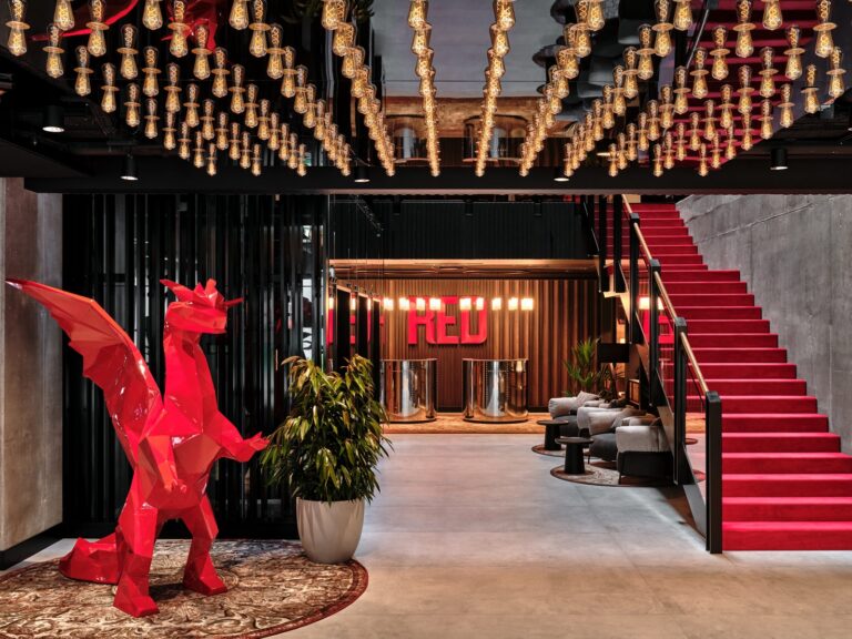 Radisson Hotel Group: Χρονιά ορόσημο το 2024 με πάνω από 300 νέες συμφωνίες και εντυπωσιακά ανοίγματα ξενοδοχείων παγκοσμίως