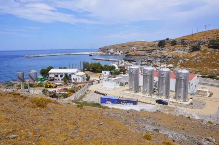 Άγιος Ευστράτιος: 100% κάλυψη σε ηλεκτρική ενέργεια από ΑΠΕ – Ξεκίνησε η δοκιμαστική λειτουργία του έργου