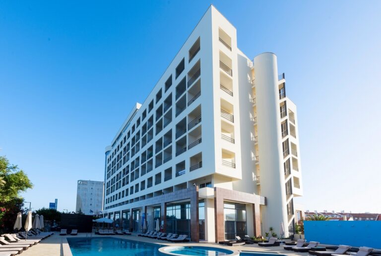 ΤRYP by Wyndham Lisboa Caparica Mar: Ανακαίνιση με έμπνευση από την ακτή