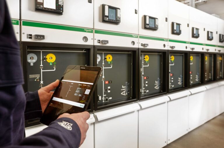 Schneider Electric και E.ON ενώνουν δυνάμεις για μια πράσινη μετάβαση χωρίς SF6