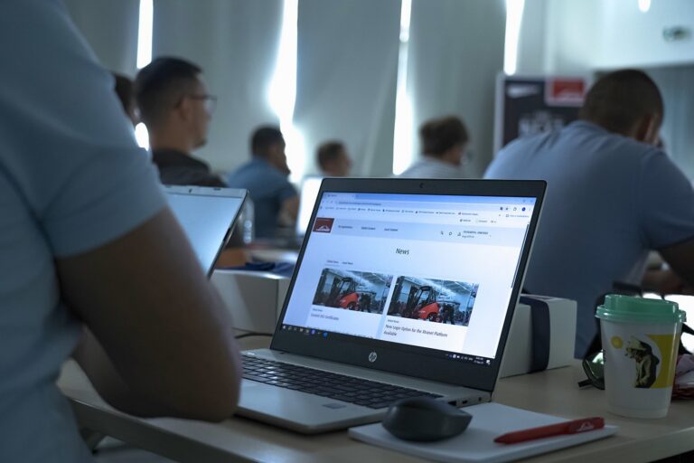 Η ERGOTRAK φιλοξένησε με επιτυχία διεθνές τεχνικό σεμινάριο της Linde MH στις εγκαταστάσεις της στην Μάνδρα Αττικής