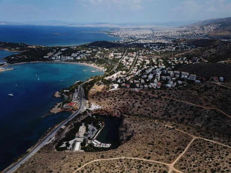 Κηρύσσεται Αρχαιολογικός χώρος ο Λόφος Φασκομηλιάς στη Βουλιαγμένη