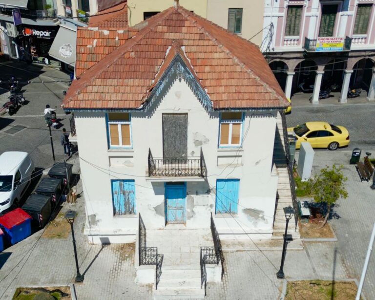 Επισκευάζεται το ιστορικό κτίριο του Παλαιού Λιμεναρχείου Μυτιλήνης – Σε τι θα μετατραπεί;