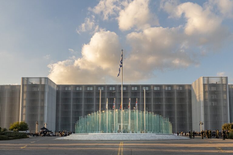 Εγκαινιάστηκε η νέα βιοκλιματική όψη του Υπουργείου Εθνικής Άμυνας