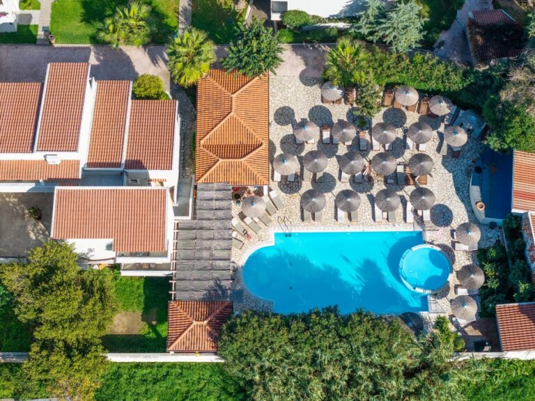 Η Wyndham εγκαινιάζει παραθαλάσσιο ξενοδοχείο στο γραφικό χωριό Αχαράβη της Κέρκυρας