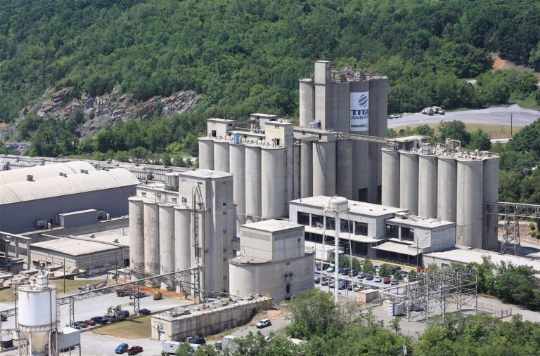 TITAN: Επένδυση – κλειδί στη Σερβία με 10ετές στρατηγικό deal για «πράσινα» δομικά υλικά