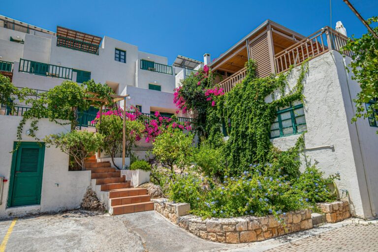 Μειωμένο το αγοραστικό ενδιαφέρον για εξοχικά μεγάλης επιφάνειας – Που στέφονται οι ξένοι επενδυτές;